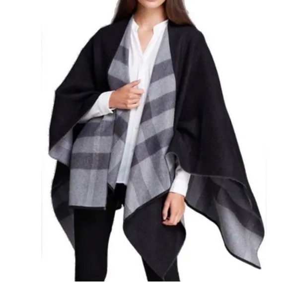 New BURBERRY Reversible check Cape Charlotte black grey solid to Check Cape - Picture 2 of 10